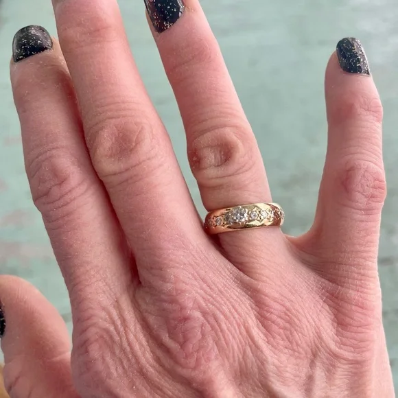 ANTIQUE Edwardian 14k Gold Five-Stone Diamond Ring - Picture 4 of 15